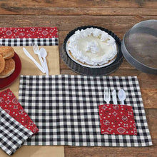 Load image into Gallery viewer, Grillin &amp; Chillin Napkin Check - Set of 4
